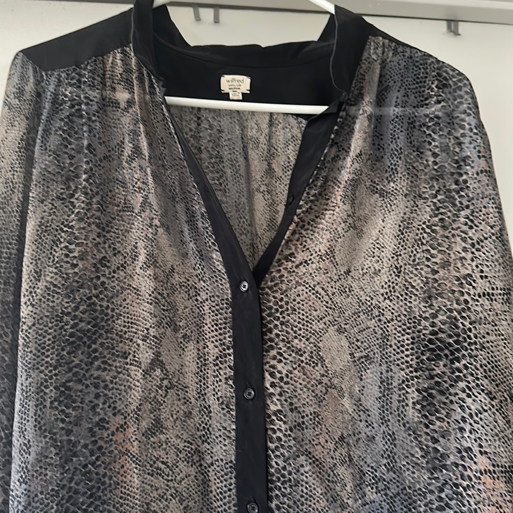 Aritzia - Wilfred silk snakeskin blouse